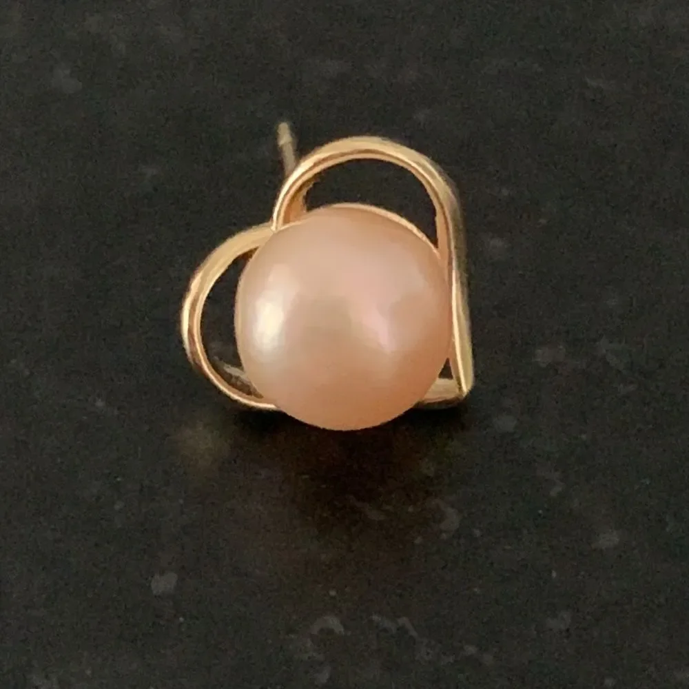 Pink Freshwater Cultured Pearl Stud Earrings in 18k Gold Plated Heart Setting